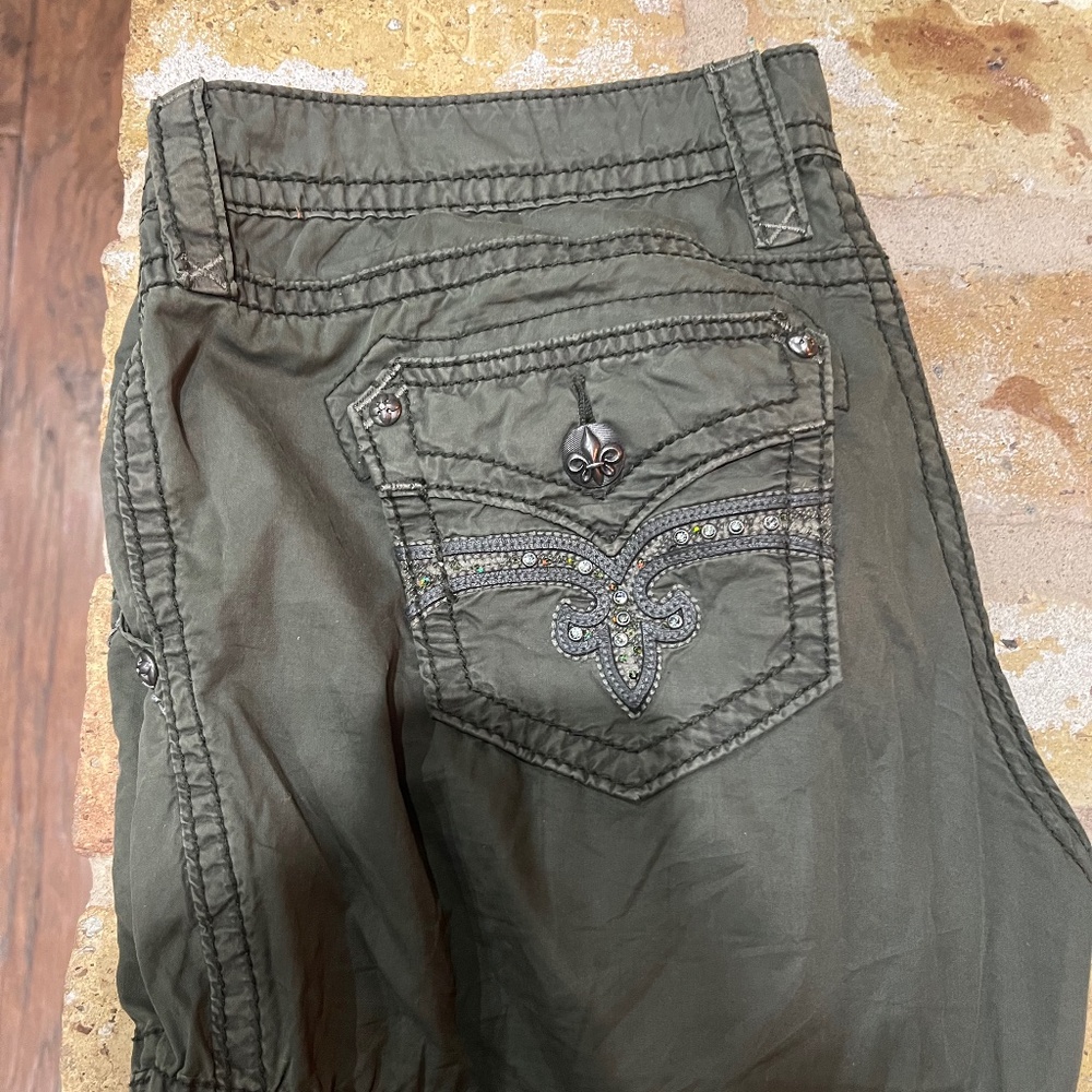 Rock Revival Capri